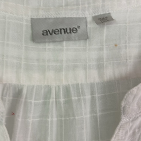 Avenue white eyelet look top/bathing suit coverup - Picture 2 of 7